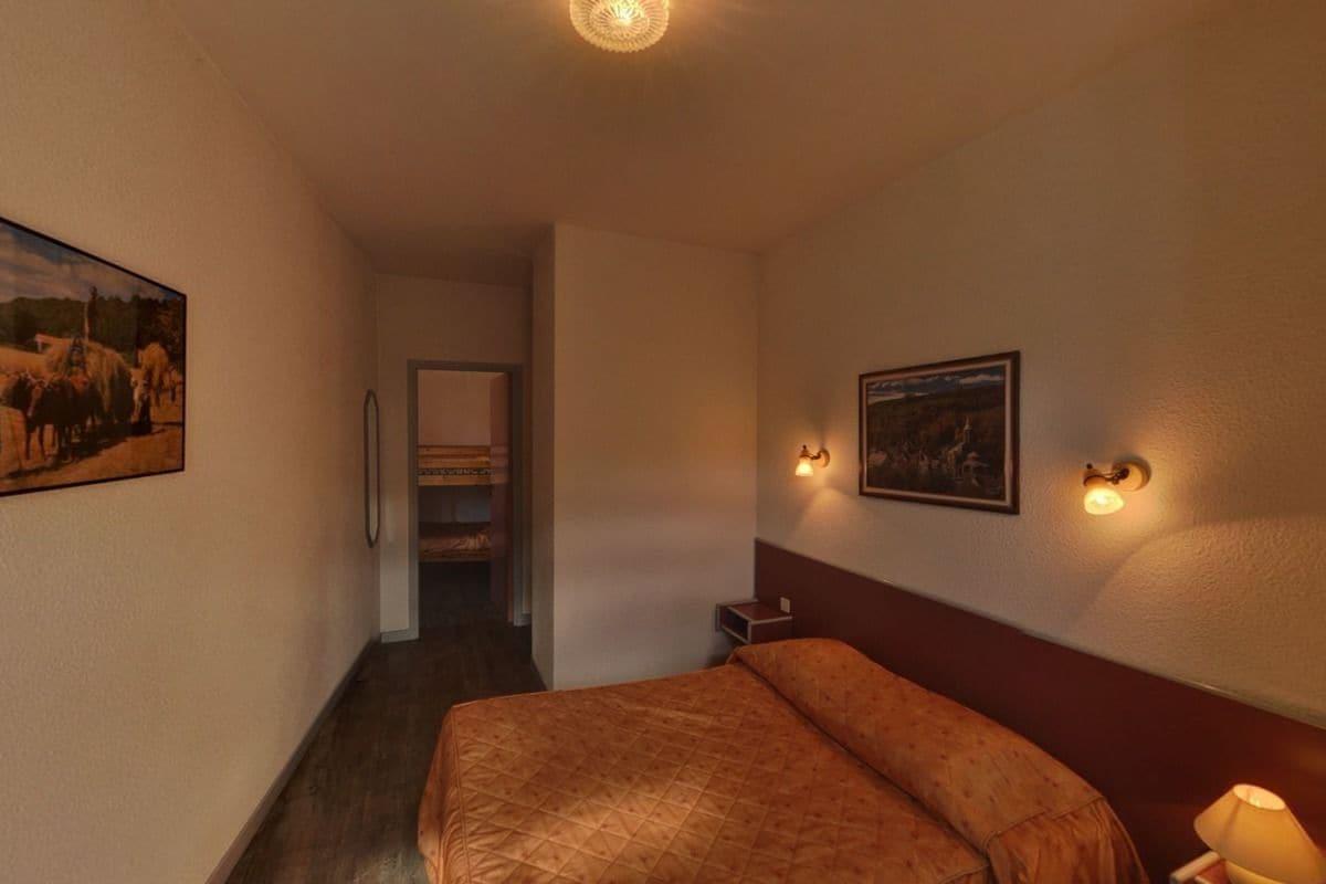 Hotel Au Val Dore La Bourboule Bagian luar foto
