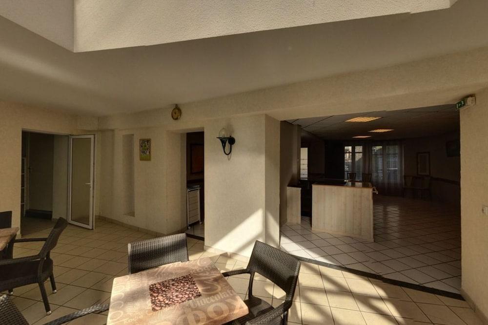 Hotel Au Val Dore La Bourboule Bagian luar foto