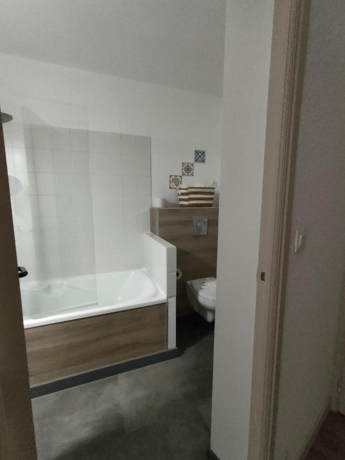 Hotel Au Val Dore La Bourboule Bagian luar foto
