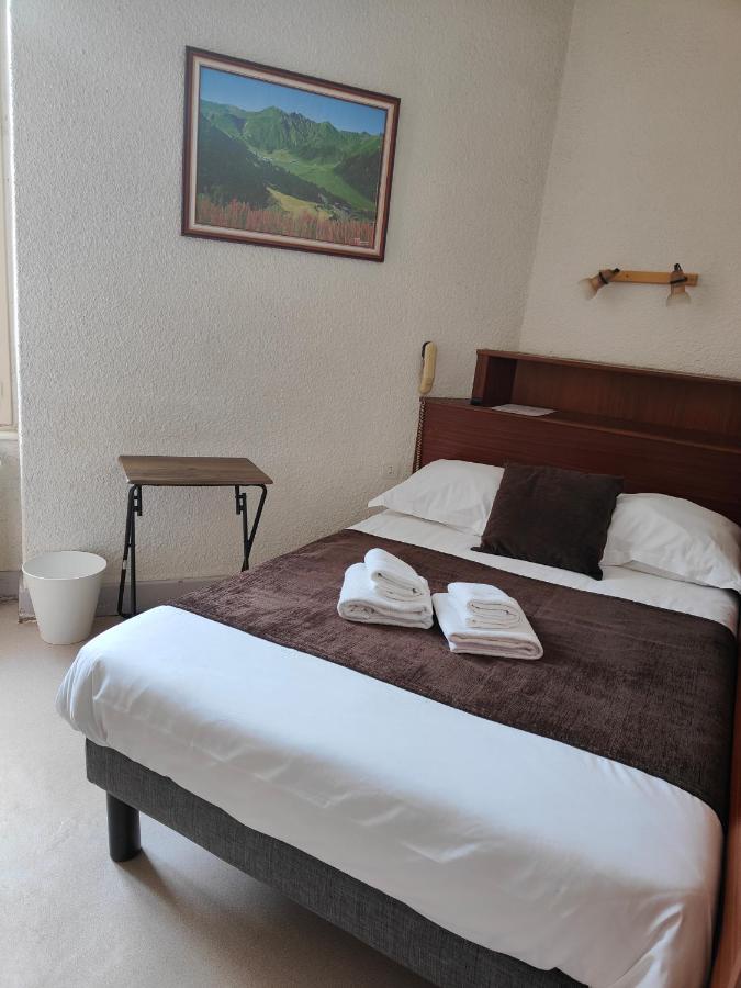 Hotel Au Val Dore La Bourboule Bagian luar foto