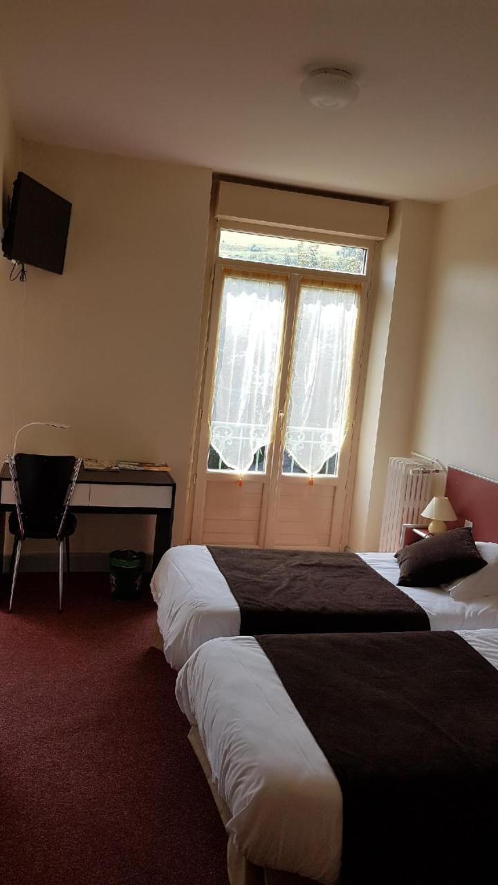 Hotel Au Val Dore La Bourboule Bagian luar foto