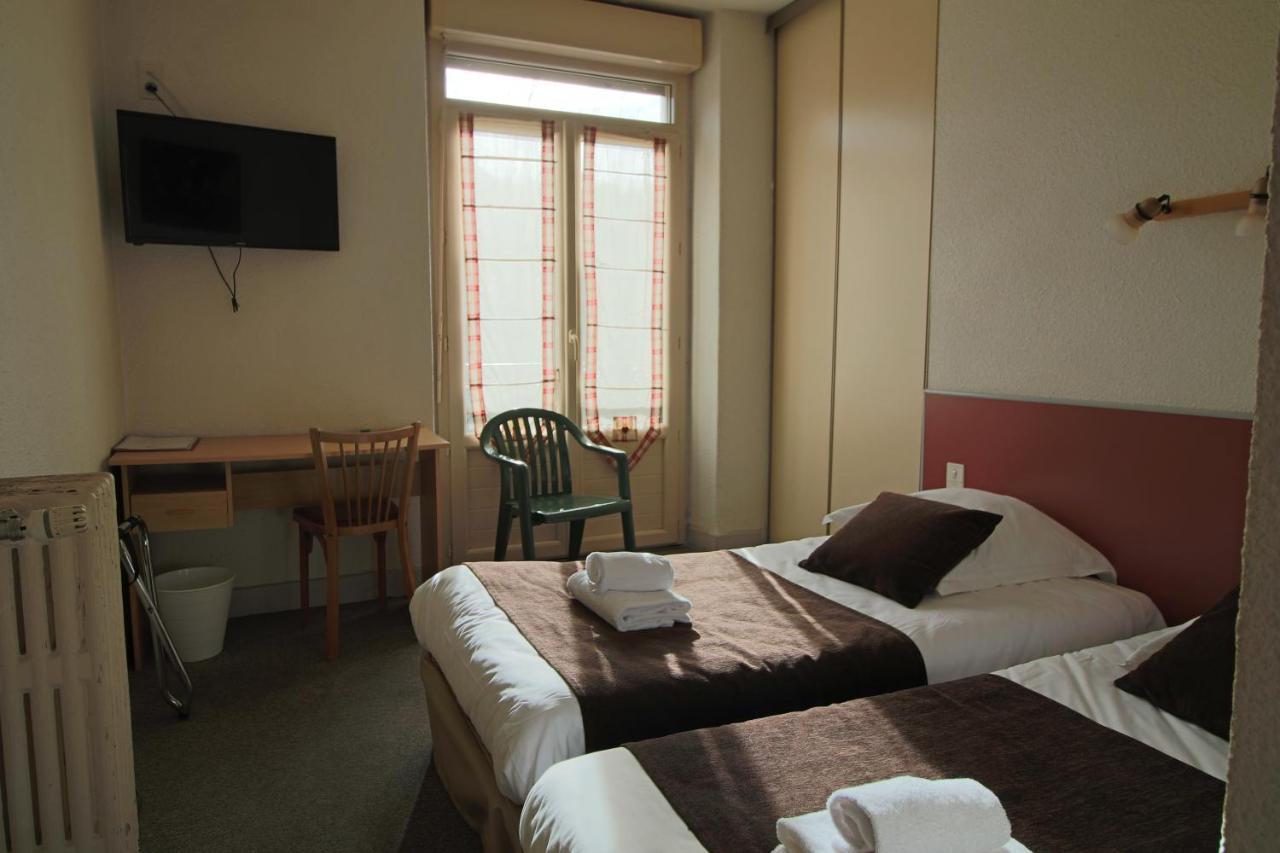 Hotel Au Val Dore La Bourboule Bagian luar foto
