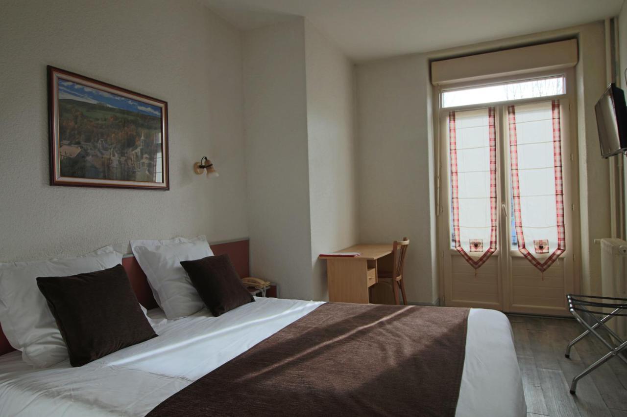 Hotel Au Val Dore La Bourboule Bagian luar foto