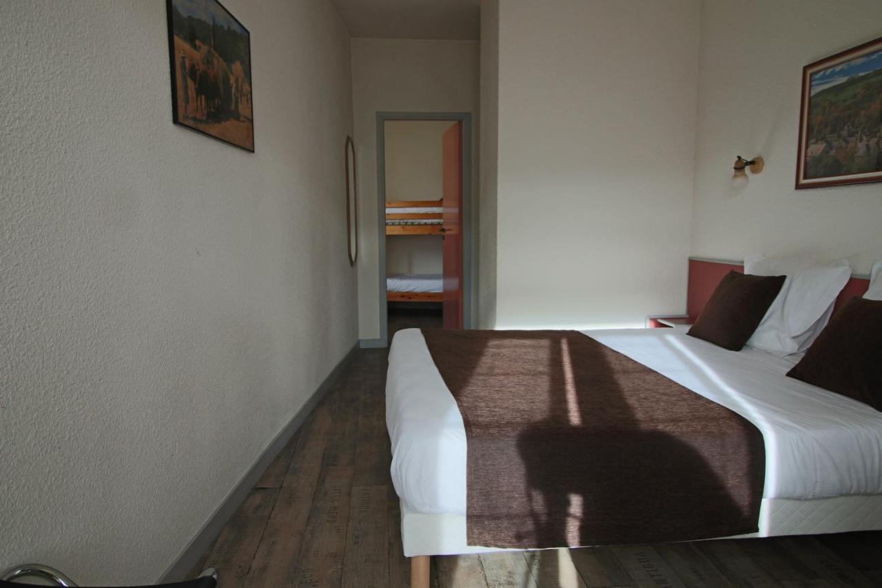 Hotel Au Val Dore La Bourboule Bagian luar foto