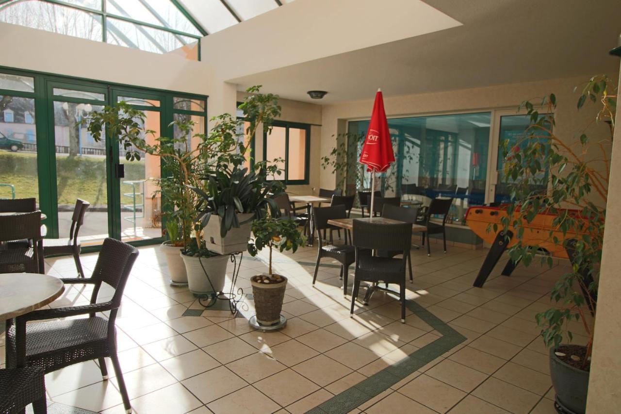 Hotel Au Val Dore La Bourboule Bagian luar foto