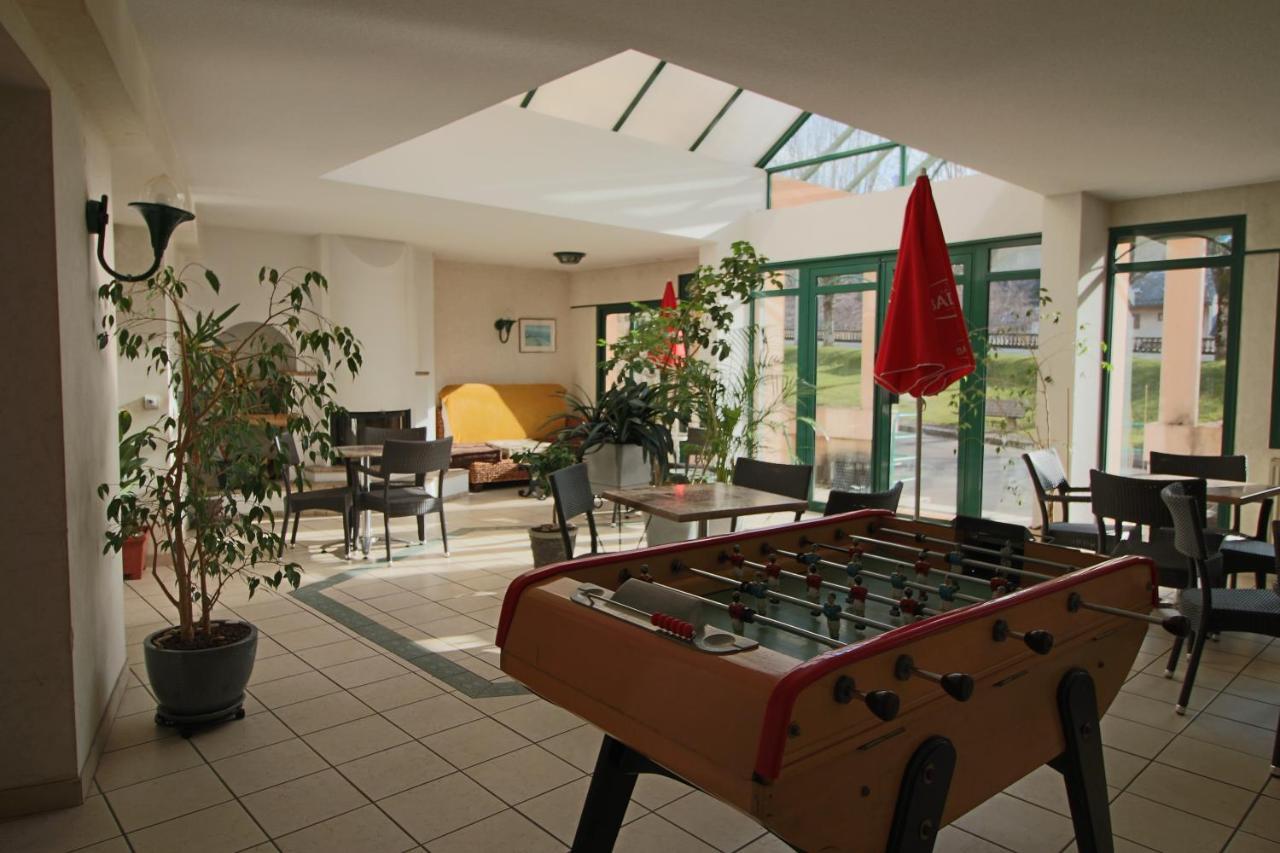 Hotel Au Val Dore La Bourboule Bagian luar foto